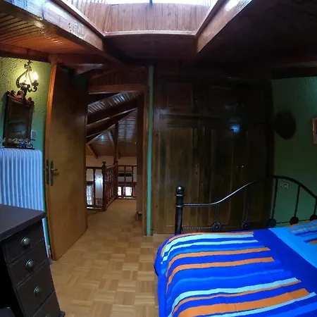 Domek alpejski ευχάριστο με σοφίτα και τζάκι. Arachova