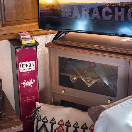 ευχάριστο με σοφίτα και τζάκι. *