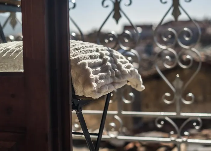 Σαλέ ευχάριστο με σοφίτα και τζάκι. Αράχωβα